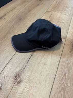 Ponyflo Hat Women One Size Open Hair Out Contrast Train Party Run Gym Core Go
